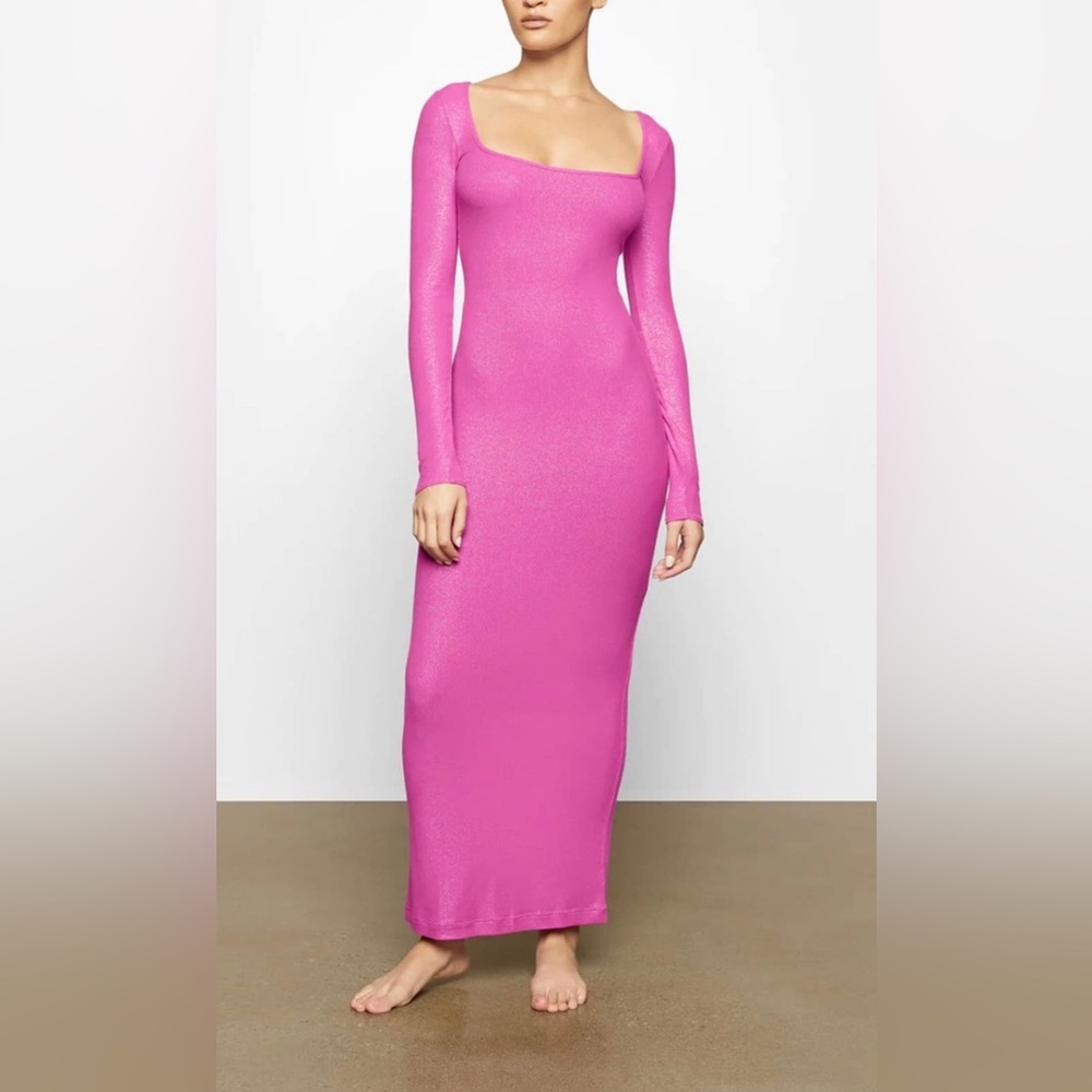 SKIMS SOFT LOUNGE DRESS - PINK FUCHSIA FOIL